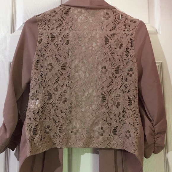 Blazer - Picture 3 of 4