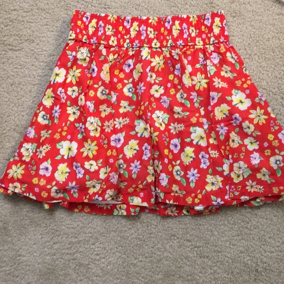 🎀H&M Floral Skirt NWOT🎀