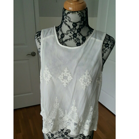 Forever 21 White Lace Sleeveless Top Blouse