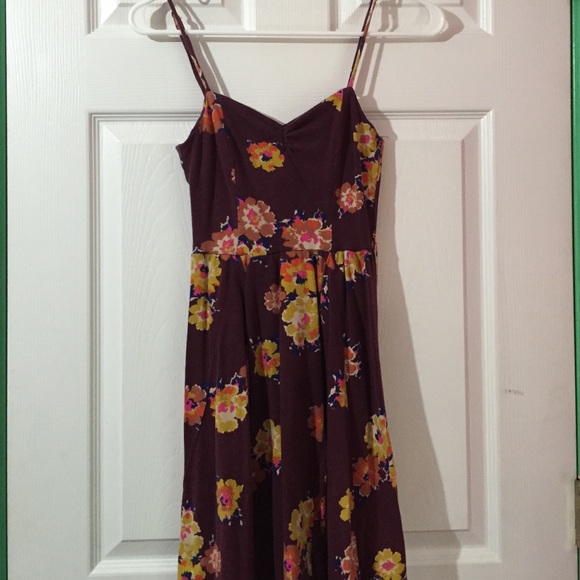 Dress - Picture 1 of 3