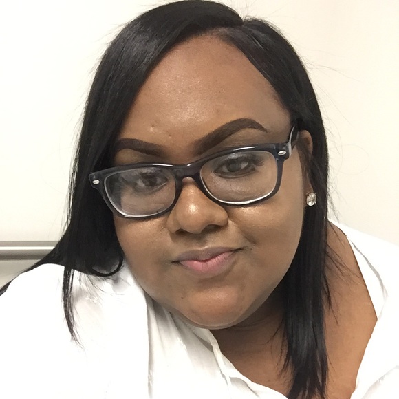 Meet your Posher, Sakina