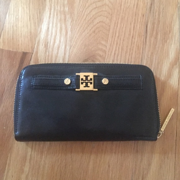 Tory Burch Handbags - Tory Burch Black Wallet