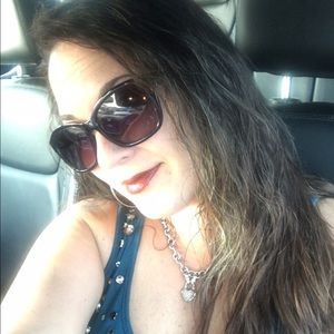 Meet your Posher, Shawna