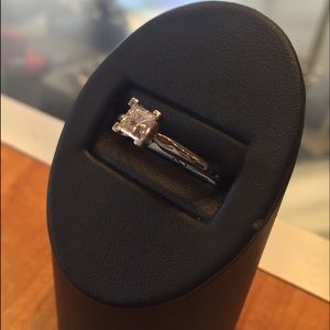 14k white gold solitaire diamond engagement ring