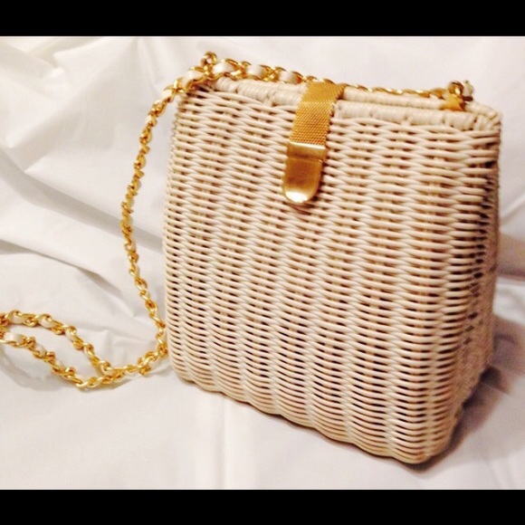 Minique Handbags - White straw handbag gold chain like new