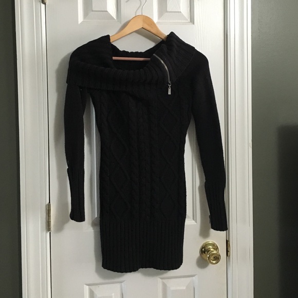 ⭐️FINAL PRICE Guess extra long cable knit sweater