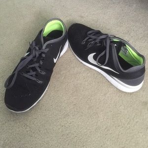 Nikes Free Runners 5.0