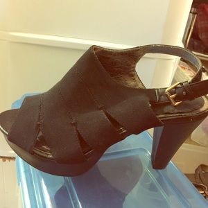 9W Black platform sandal