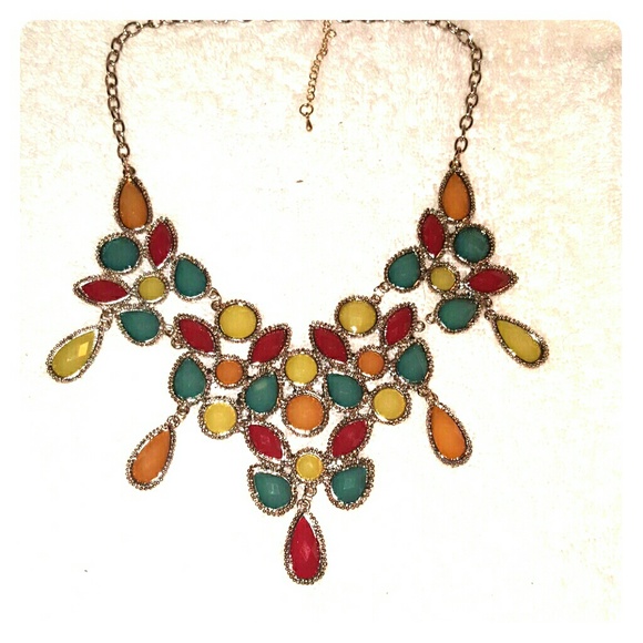 Gorgeous multicolor jem gold statement necklace