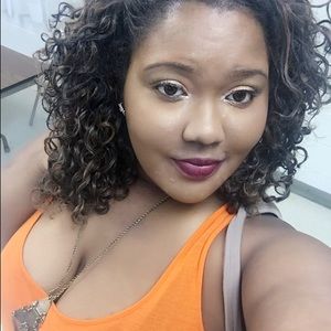 Meet your Posher, Alexus