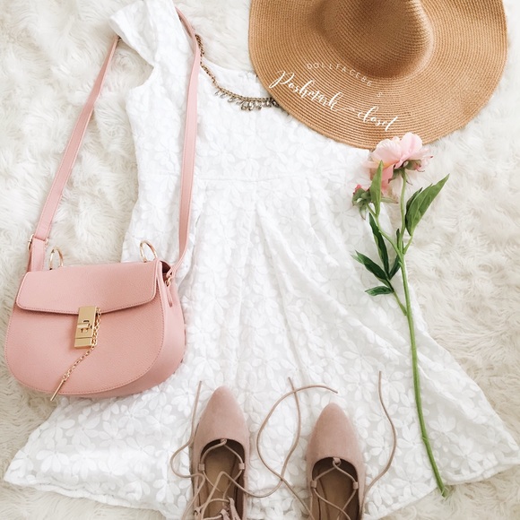 Adrianna Papell Dresses & Skirts - Beautiful White Floral Print Dress
