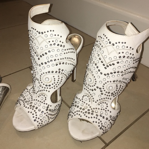 White ankle stiletto with crystals