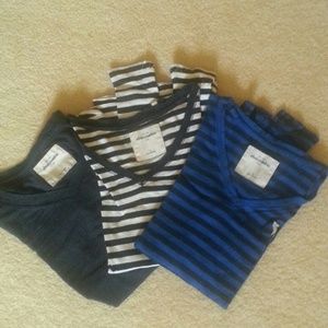 Abercrombie V-neck long sleeve shirts