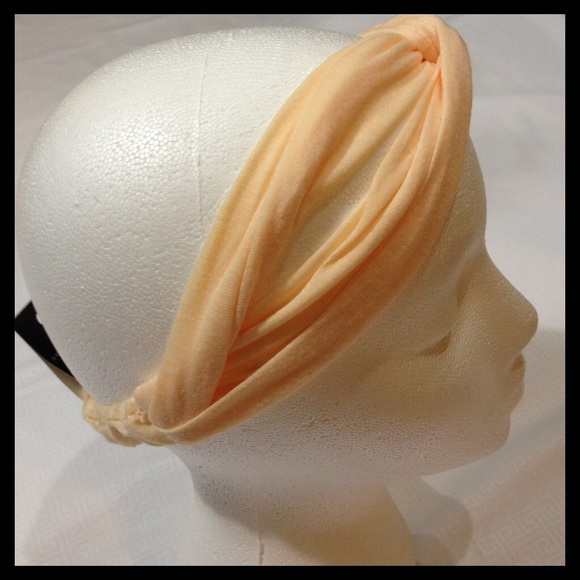 peach color twist headband with elastic - Picture 2 of 4