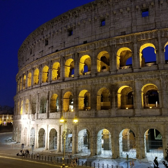 Meet your Posher, Janice - Picture 2 of 8