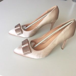 Pour La Victoire Bow Pump