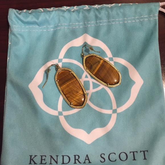 Kendra Scott Elle earrings