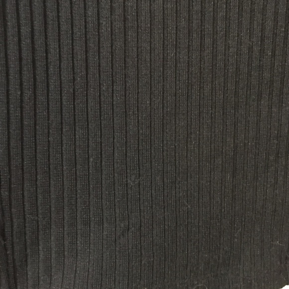 Black pencil skirt - Picture 2 of 2