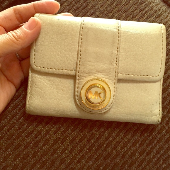 Michael Kors Accessories - AUTHENTIC Michael Kors IVORY WALLET
