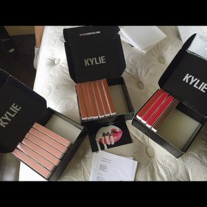 KYLIE JENNER LIPKITS (VARIETY OF COLORS)