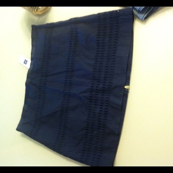 Gap Eyelet Striped Mini Skirt - Picture 2 of 3
