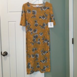~*-Gorgeous Lularoe Julia dress-*~