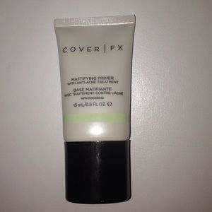 Travel-size Mattifying Primer with anti-acne