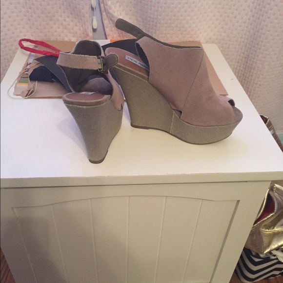 Steve Madden walloww shoe