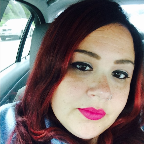 Meet your Posher, Letizia - Picture 1 of 1