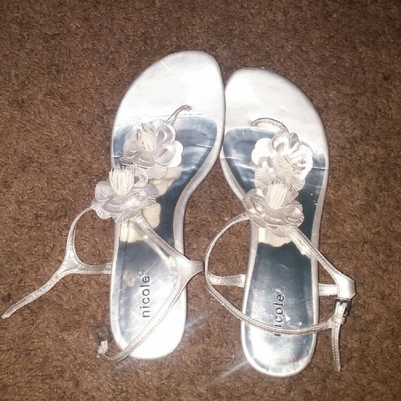 Sandles