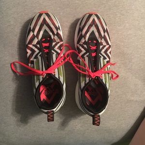 💥Super cool adidas tennis shoes💥