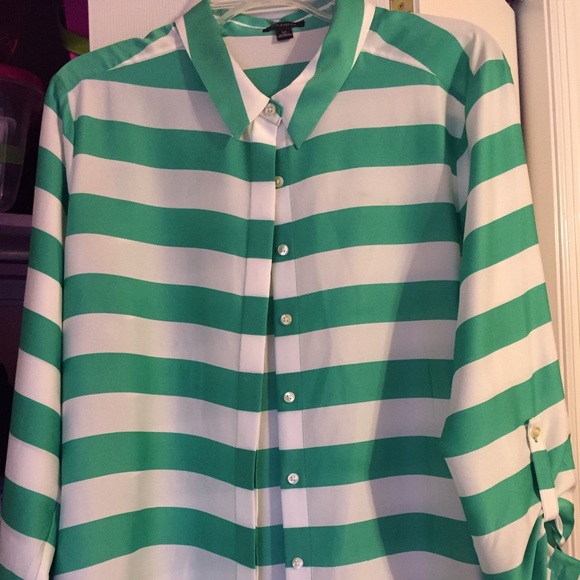 🐠reduced  1 day!!!! Ann  Taylor shirt
