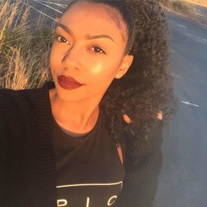 Meet your Posher, Lia