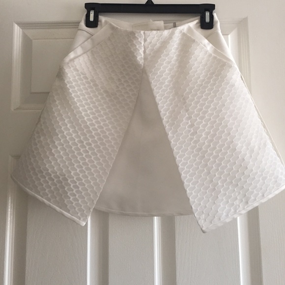 Adorable honeycomb printed SKORT!
