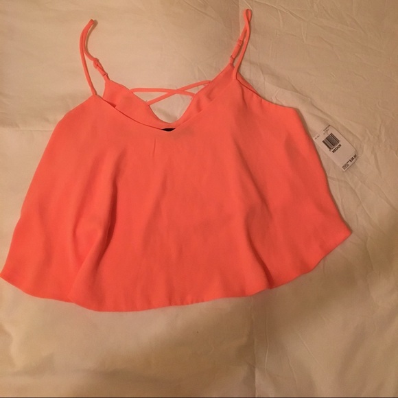 Olivaceous coral top