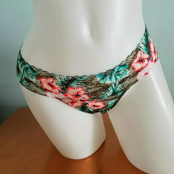 NWT VS Floral Lace Extra Low Rise Thong