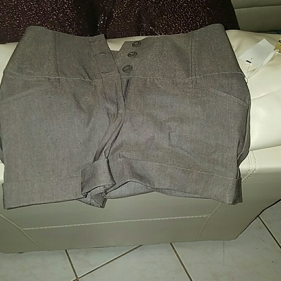 NWT HIGH WAIST BROWN DRESS SHORTS