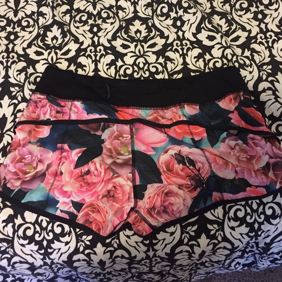 lululemon athletica Pants - Brand new 4 way stretch speed short lulus