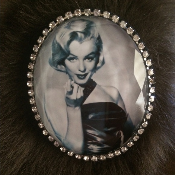 Marlin Monroe pin