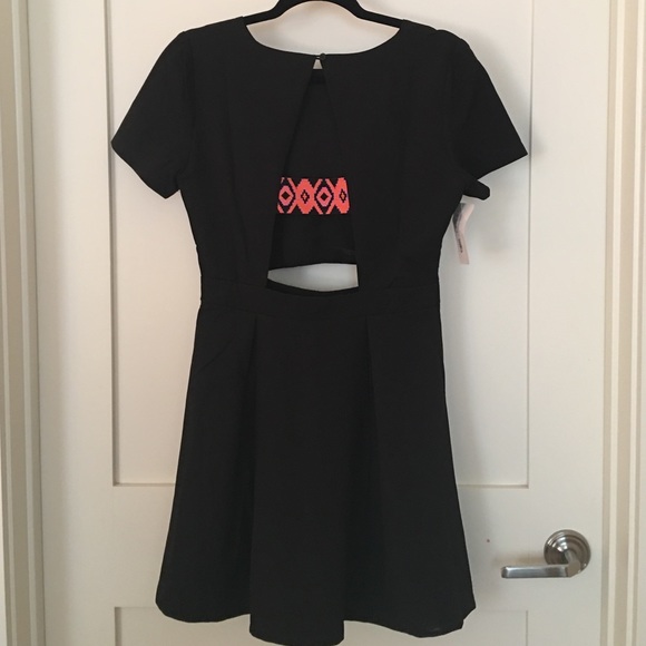 Umgee Dresses & Skirts - NWT! Black Dress with Cutouts and Aztec Detail
