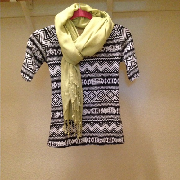 Top 🌺 - Picture 2 of 4