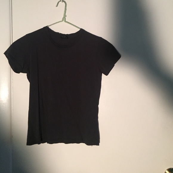 Distressed at the collar and sleeves navy Tshirt