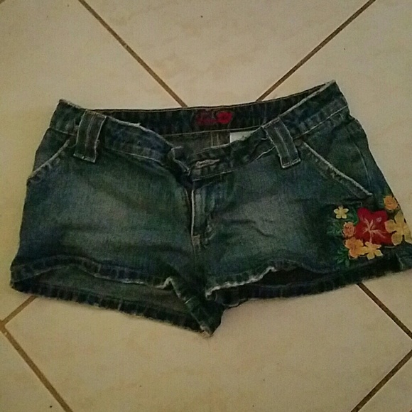 FLOWER POWER HIPPY JEAN SHORTS