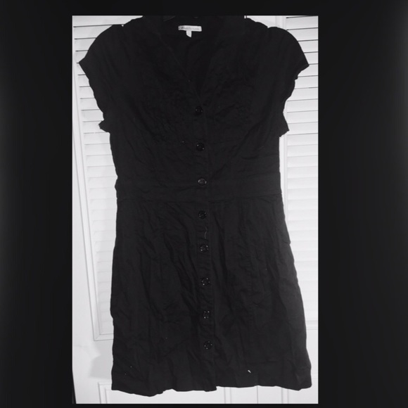Button black dress