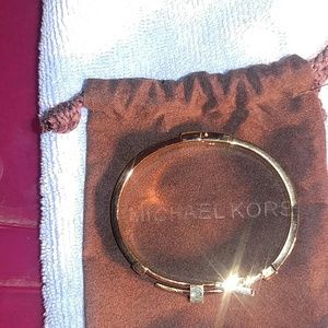 SOLD SOLD SOLD SOLD SOLD SOLD SOLD ON OTHER APP