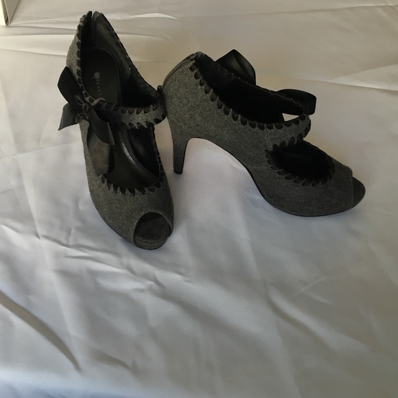 Sexy heels (by Velvet Heart)