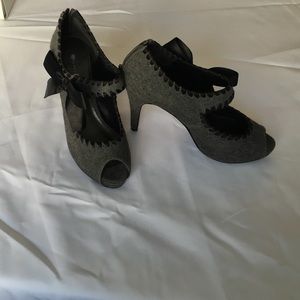 Sexy heels (by Velvet Heart)