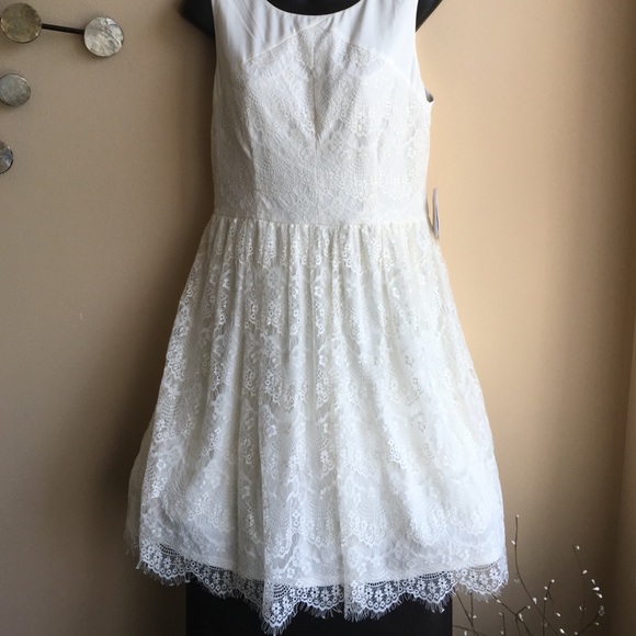 Jessica Simpson Dresses & Skirts - Jessica Simpson lace dress