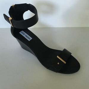 Steve Madden Narissa Black Wedge Sandal