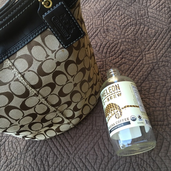 Coach Handbags - Sale🎉 Coach Signature Bag